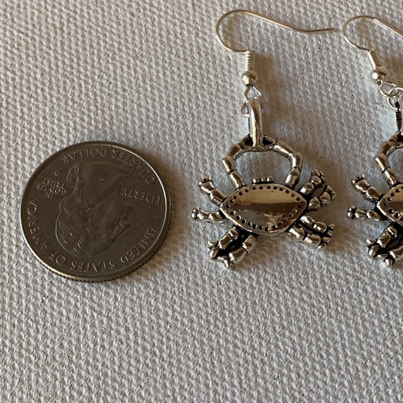 Crab Earrings - Picture 2 of 3